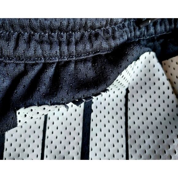 Jordan Jumpman Air Mesh Basketball Shorts Red Retro 90s Logo Black White Size LG - Picture 6 of 7